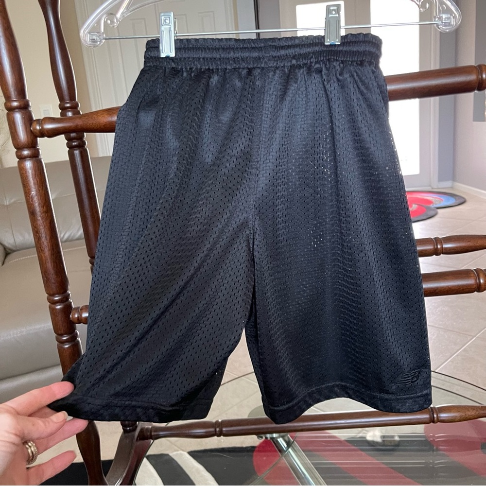 NB new balance sports athletic shorts 6/7